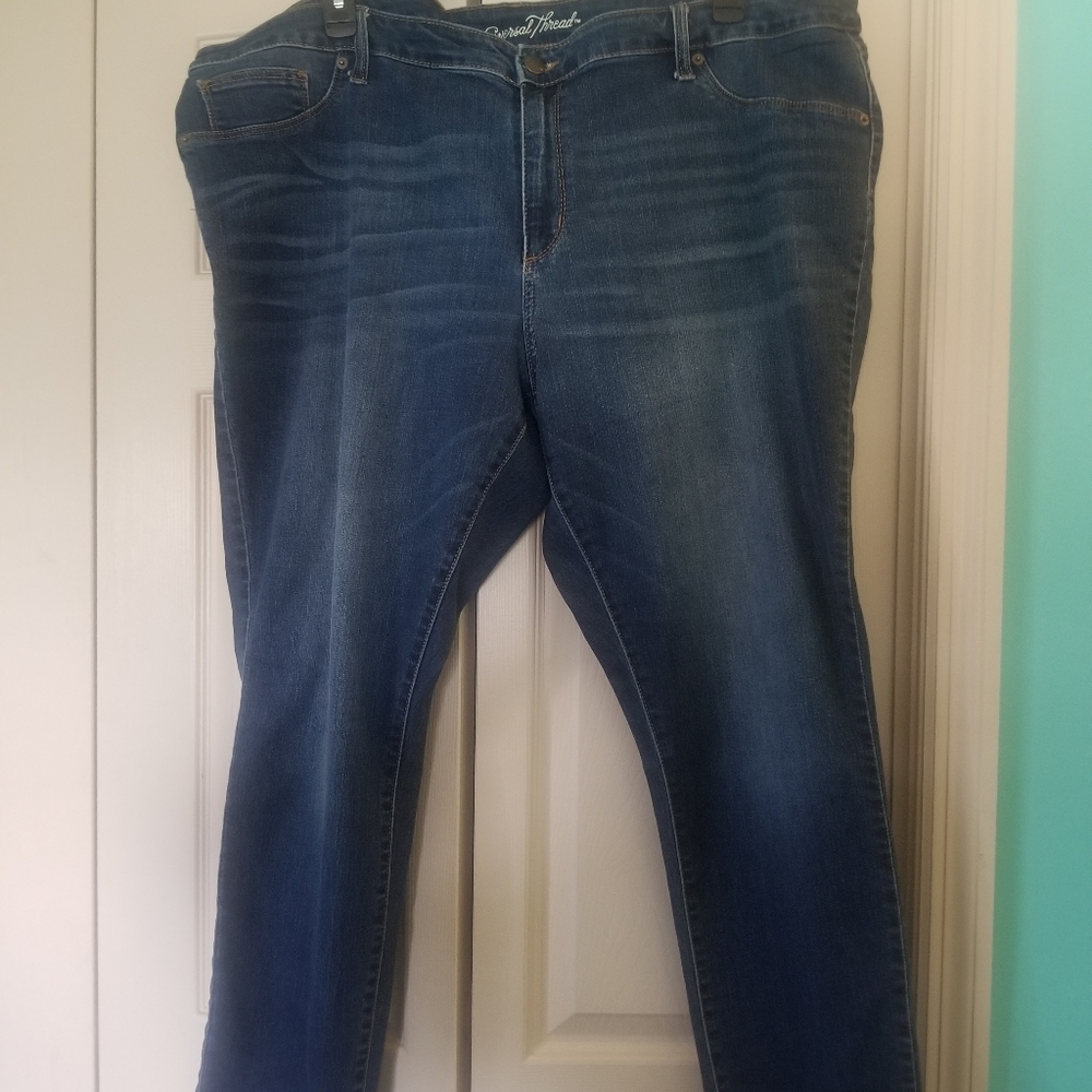 Universal Thred 24W (Plus Size) Jean